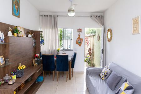 Casa para alugar com 81m², 2 quartos e 1 vagaSala