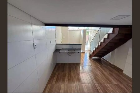 Casa para alugar com 1 quarto, 40m² em Santa Helena, Contagem