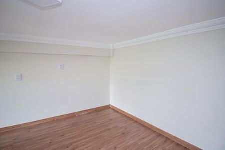 Quarto de casa para alugar com 1 quarto, 40m² em Santa Helena, Contagem