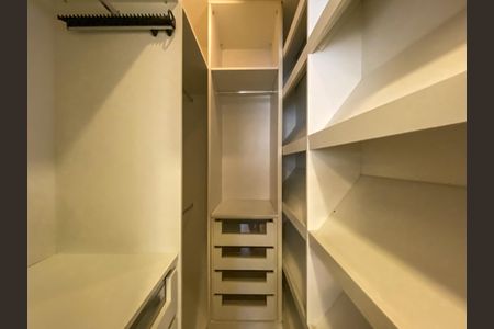 Apartamento para alugar com 55m², 1 quarto e 1 vagaCloset da suíte