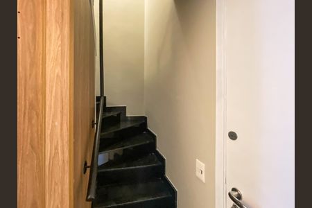 Apartamento para alugar com 55m², 1 quarto e 1 vagaEscada