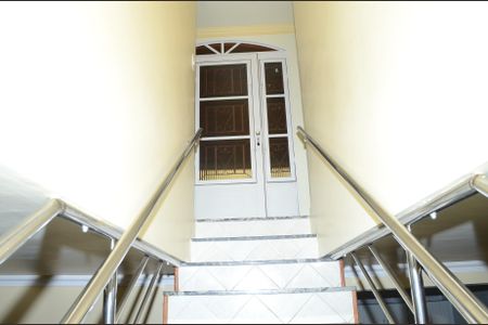 Casa à venda com 167m², 3 quartos e 3 vagasEscada