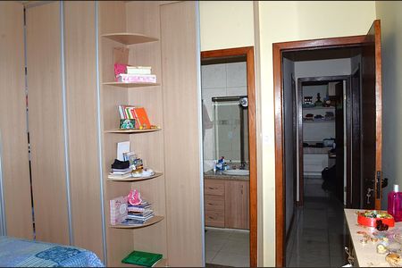 Casa à venda com 167m², 3 quartos e 3 vagasQuarto 1Quarto Suíte