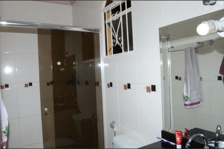 Casa à venda com 167m², 3 quartos e 3 vagasBanheiro 2