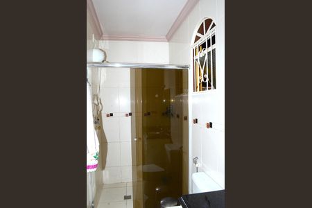 Casa à venda com 167m², 3 quartos e 3 vagasBanheiro 2