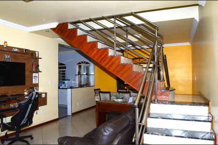 Casa à venda com 167m², 3 quartos e 3 vagasSala