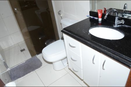 Casa à venda com 167m², 3 quartos e 3 vagasBanheiro 2