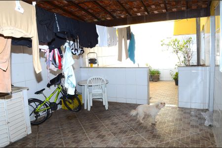 Casa à venda com 167m², 3 quartos e 3 vagasÁrea de Serviço