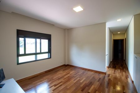 Casa à venda com 546m², 5 quartos e 4 vagasSala 2