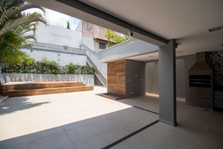 Casa à venda com 546m², 5 quartos e 4 vagasQuintal