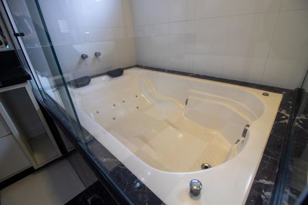 Casa à venda com 546m², 5 quartos e 4 vagasBanheiro do Quarto 4