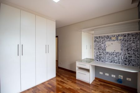 Casa à venda com 546m², 5 quartos e 4 vagasQuarto 2