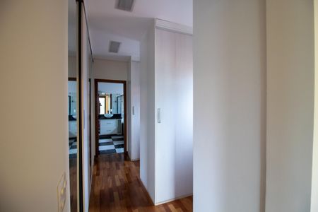 Casa à venda com 546m², 5 quartos e 4 vagasCloset do quarto 4