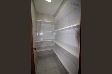 Casa à venda com 546m², 5 quartos e 4 vagasDespensa