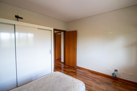 Casa à venda com 546m², 5 quartos e 4 vagasQuarto 3