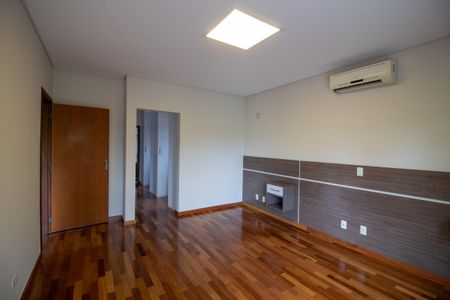 Casa à venda com 546m², 5 quartos e 4 vagasQuarto 4