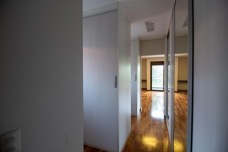 Casa à venda com 546m², 5 quartos e 4 vagasCloset do quarto 4