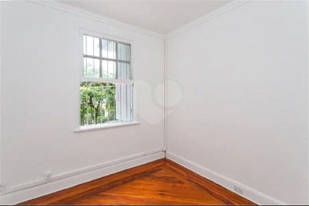 Casa à venda com 3 quartos, 100m² em Pacaembu, São Paulo