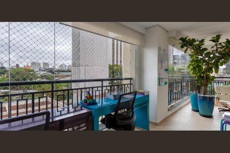 Apartamento à venda com 213m², 3 quartos e 2 vagas