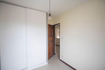 Quarto 1 de apartamento para alugar com 2 quartos, 50m² em Colubandê, São Gonçalo