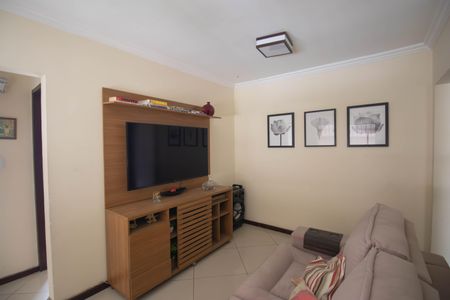 Sala de apartamento para alugar com 2 quartos, 50m² em Colubandê, São Gonçalo