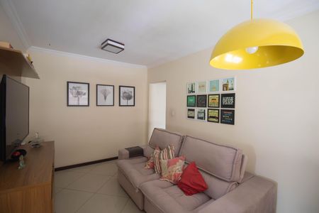 Sala de apartamento para alugar com 2 quartos, 50m² em Colubandê, São Gonçalo