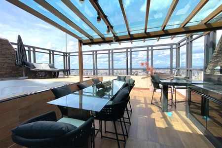 Apartamento à venda com 1600m², 3 quartos e 9 vagasPergolado