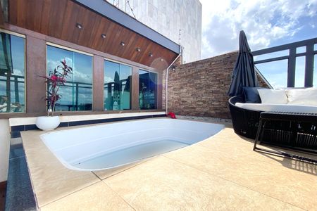 Apartamento à venda com 1600m², 3 quartos e 9 vagasPiscina