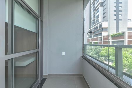 Varanda de kitnet/studio para alugar com 1 quarto, 25m² em Jardim das Acacias, São Paulo