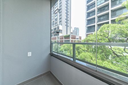 Varanda de kitnet/studio para alugar com 1 quarto, 25m² em Jardim das Acacias, São Paulo