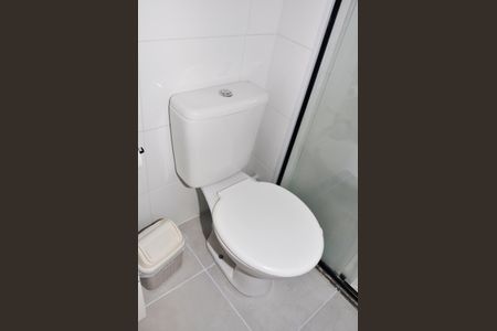 Apartamento à venda com 43m², 2 quartos e 1 vagaDetalhe - Banheiro Social