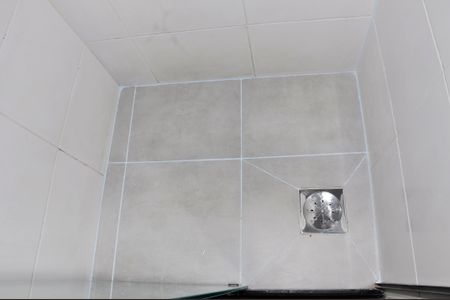 Apartamento à venda com 43m², 2 quartos e 1 vagaDetalhe - Banheiro Social