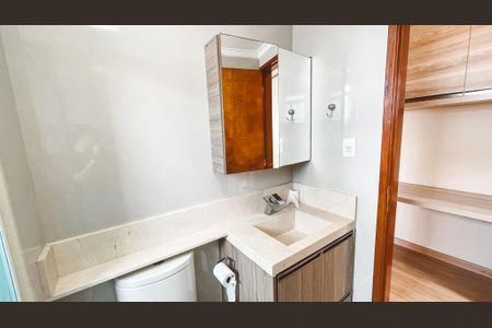 Apartamento à venda com 83m², 2 quartos e 3 vagasBanheiro da Suíte