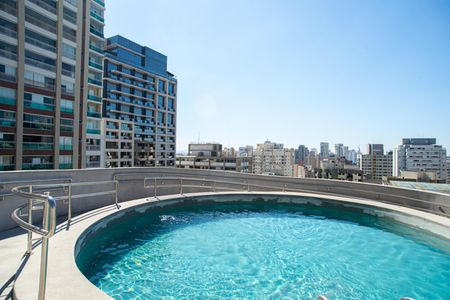 Studio à venda com 42m², 1 quarto e sem vagaÁrea comum - Piscina