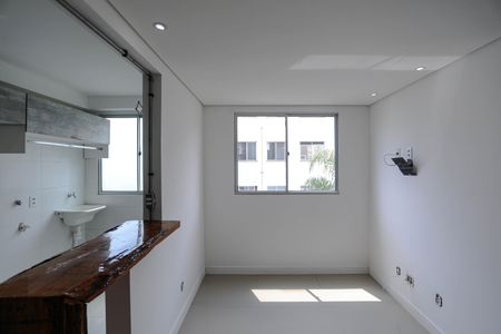 Sala de apartamento para alugar com 2 quartos, 52m² em Vila Mogilar, Mogi das Cruzes