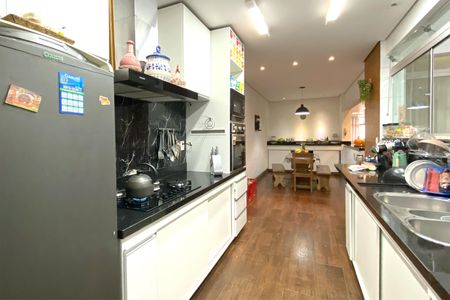 Apartamento à venda com 300m², 4 quartos e sem vagaCozinha