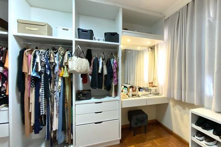 Apartamento à venda com 300m², 4 quartos e sem vagaCloset da Suite 2