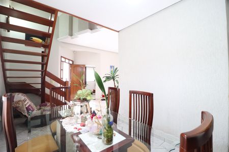 Sala de casa para alugar com 6 quartos, 360m² em Custódio Pereira, Uberlândia