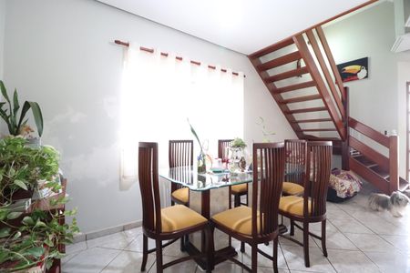 Sala de casa para alugar com 6 quartos, 360m² em Custódio Pereira, Uberlândia