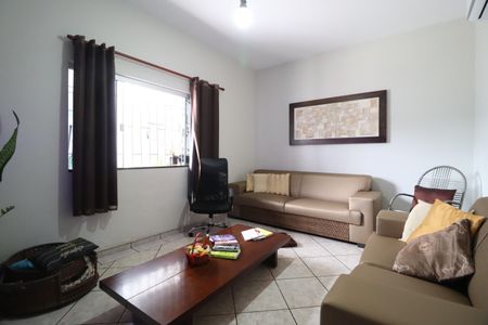 Sala de casa para alugar com 6 quartos, 360m² em Custódio Pereira, Uberlândia