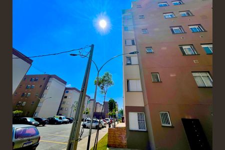 Apartamento para alugar com 55m², 2 quartos e sem vagaPlaca instalada na fachada do imóvel 