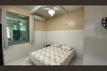 Quarto de casa para alugar com 1 quarto, 50m² em Jacutinga, Mesquita