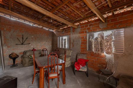 Casa à venda com 219m², 4 quartos e 3 vagasSalão 