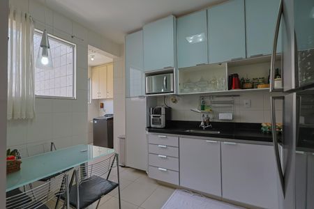 Cozinha de apartamento à venda com 3 quartos, 98m² em Palmares, Belo Horizonte