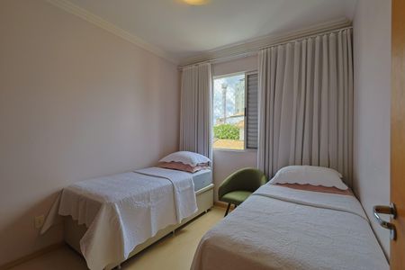 Apartamento à venda com 98m², 3 quartos e 2 vagasQuarto 2