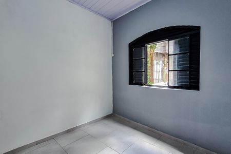 Quarto 1 de casa para alugar com 2 quartos, 50m² em Vila Santo Estefano, São Paulo
