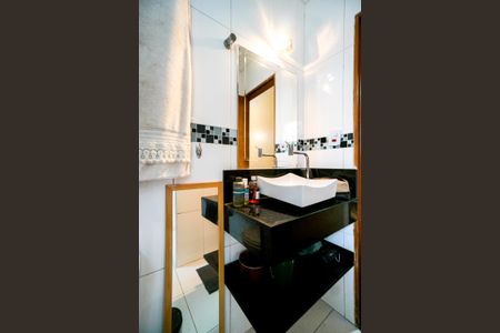 Casa de condomínio à venda com 70m², 2 quartos e 1 vagaBanheiro 