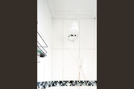 Casa de condomínio à venda com 70m², 2 quartos e 1 vagaChuveiro