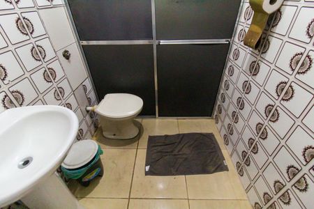 Casa à venda com 140m², 4 quartos e 2 vagasBanheiro