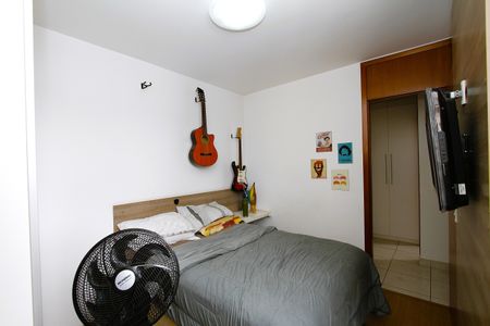 Apartamento à venda com 85m², 3 quartos e 2 vagasQuarto 2